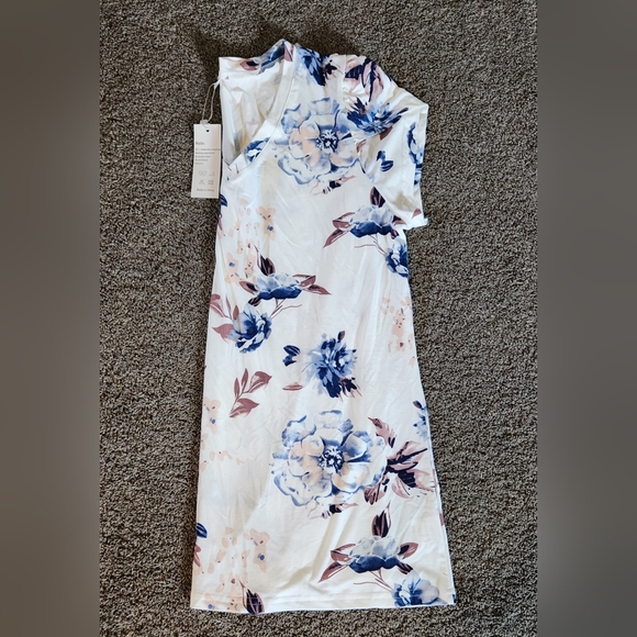 4/$20 NWT size large 4/$25 - Picture 3 of 3